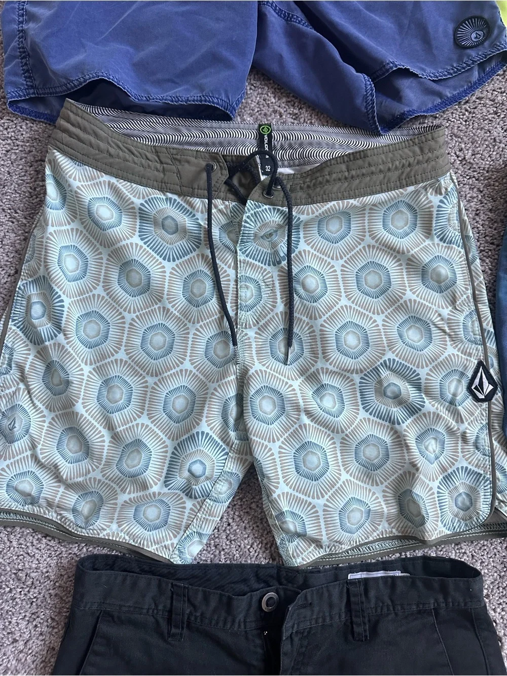 Volcom shorts entire lot